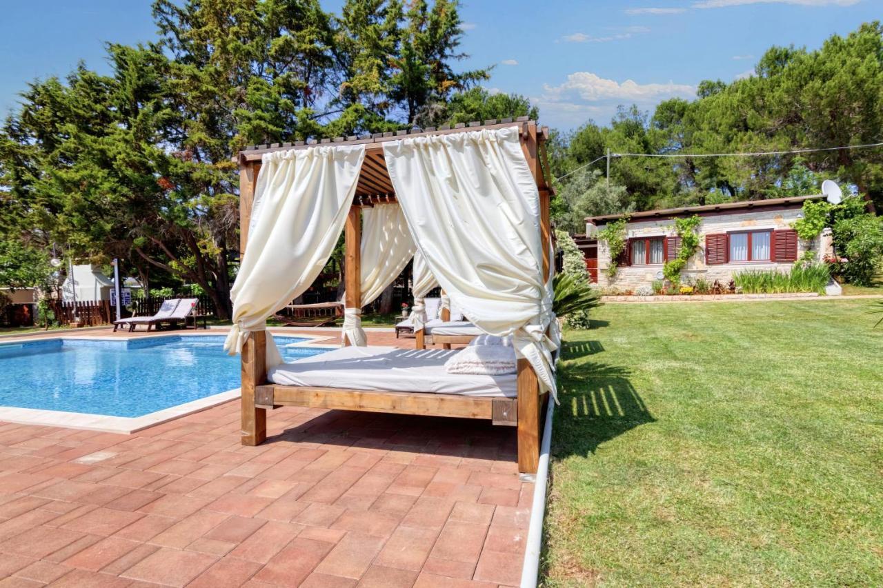 Holiday Home Giardino Marino Pomer Bagian luar foto