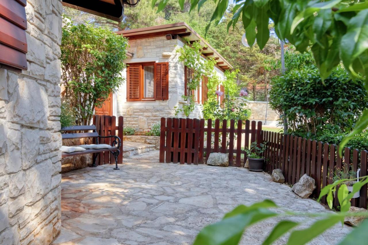 Holiday Home Giardino Marino Pomer Bagian luar foto