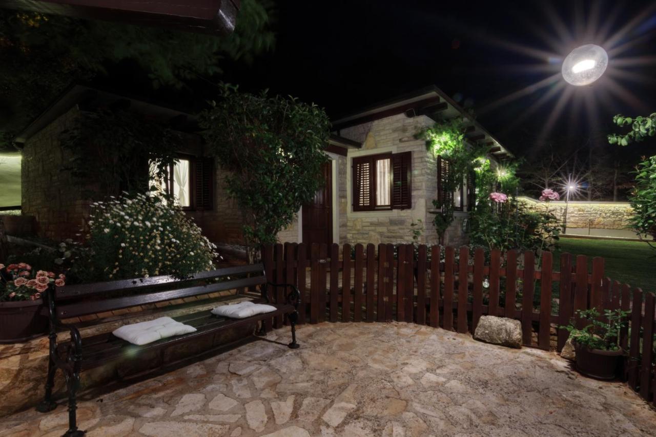 Holiday Home Giardino Marino Pomer Bagian luar foto