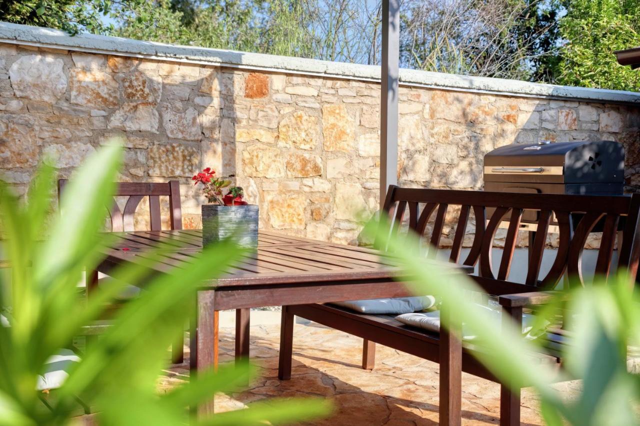 Holiday Home Giardino Marino Pomer Bagian luar foto