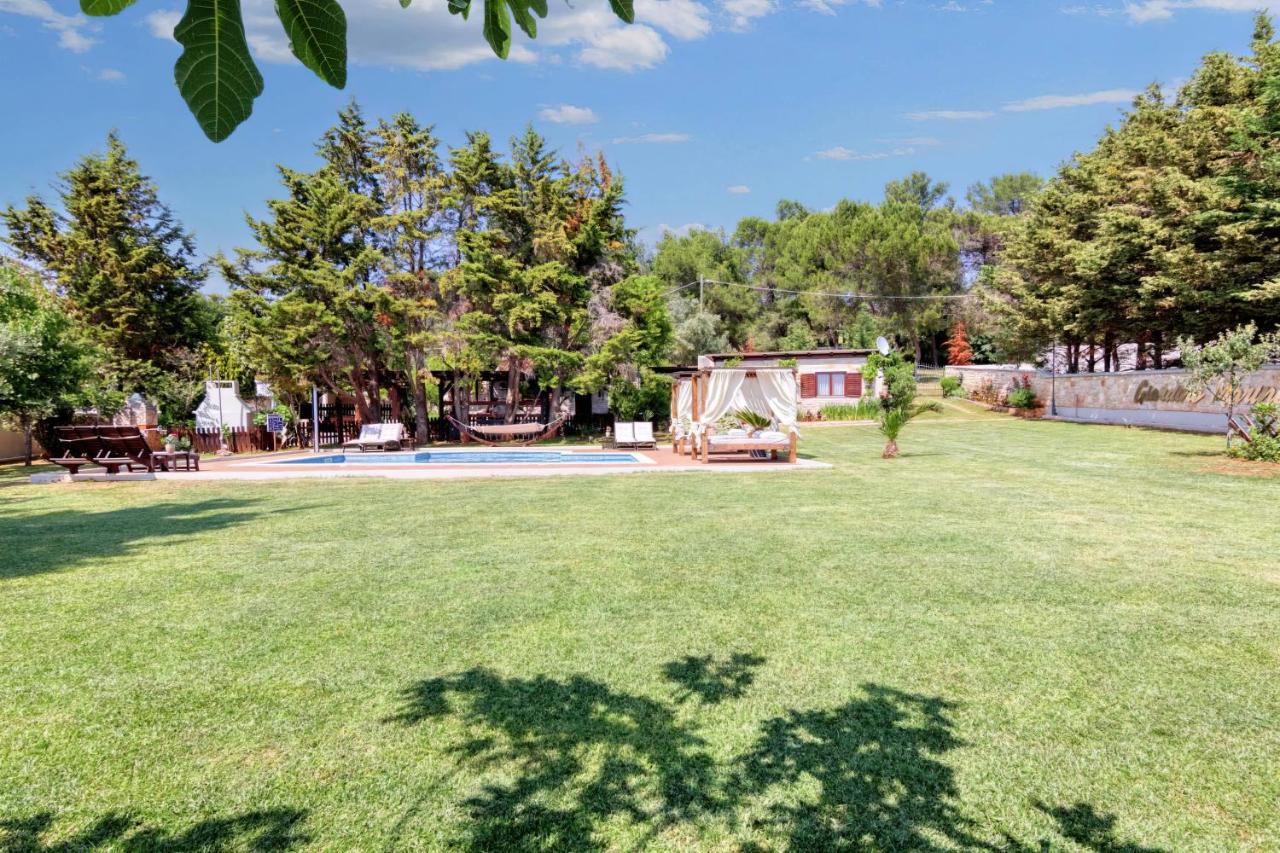 Holiday Home Giardino Marino Pomer Bagian luar foto