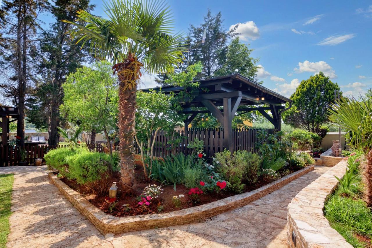 Holiday Home Giardino Marino Pomer Bagian luar foto