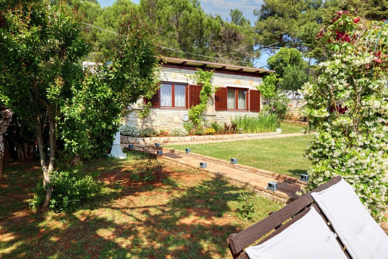 Holiday Home Giardino Marino Pomer Bagian luar foto
