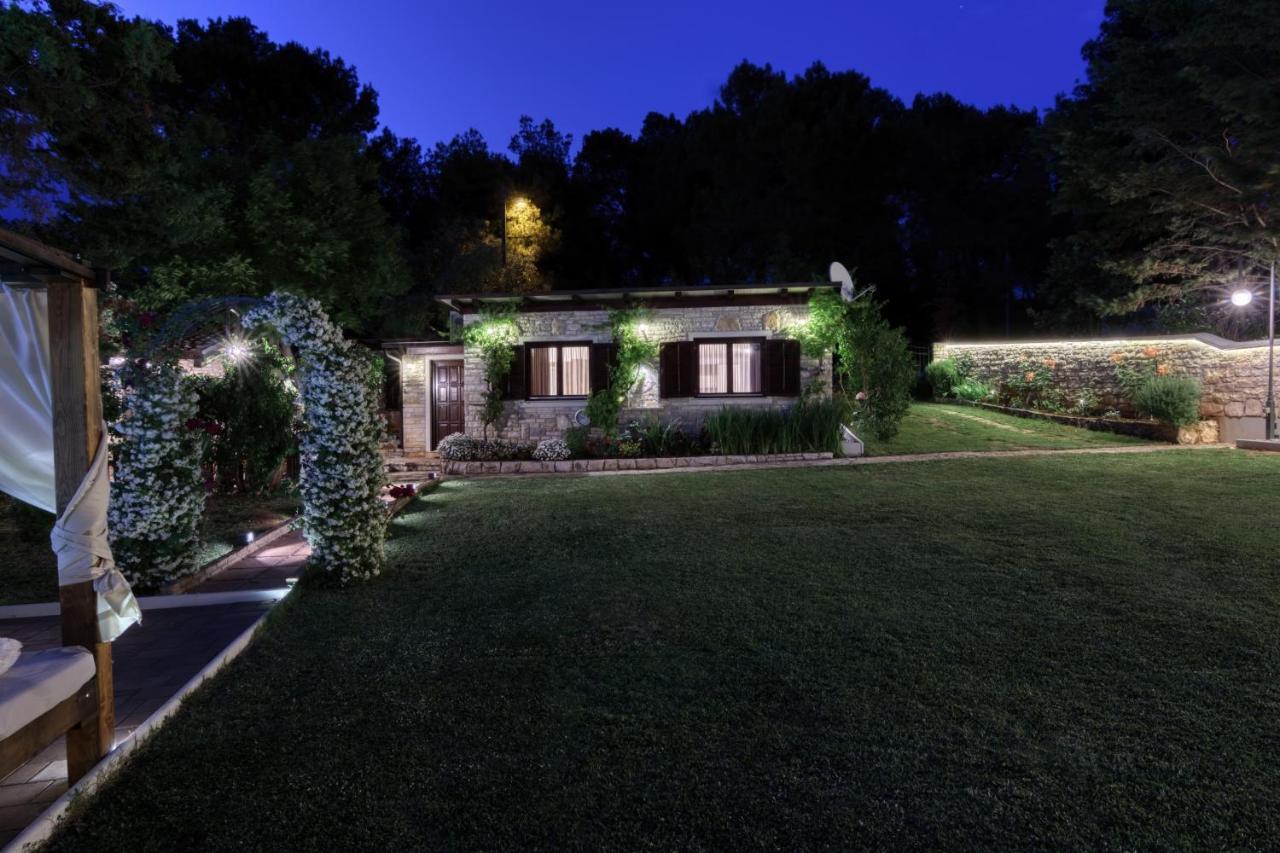 Holiday Home Giardino Marino Pomer Bagian luar foto